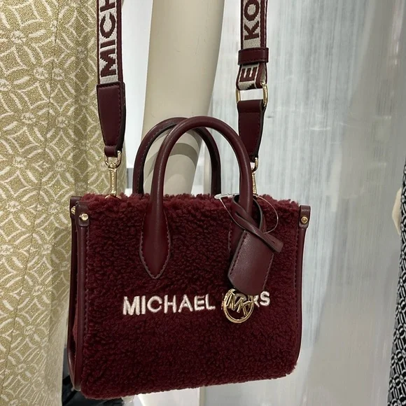 Michael Kors Mirella Extra-Small Sherpa XS SHOPPER XBODY
SHEARLING Crossbody TZ - Picture 4 of 16